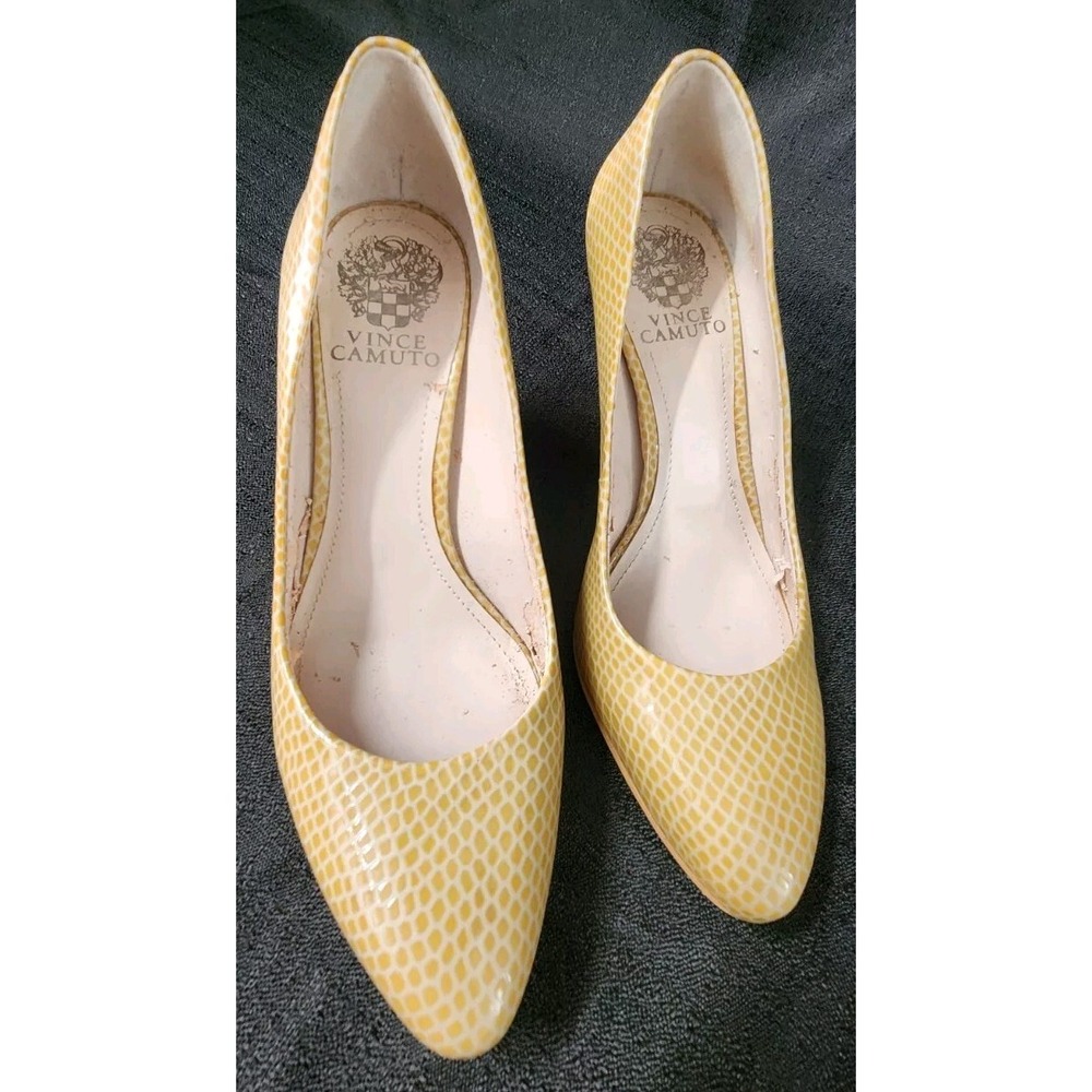 VINCE CAMUTO Patent Snake Skin Pump High Heels Beige Neutral Stiletto Sz 7 / 37